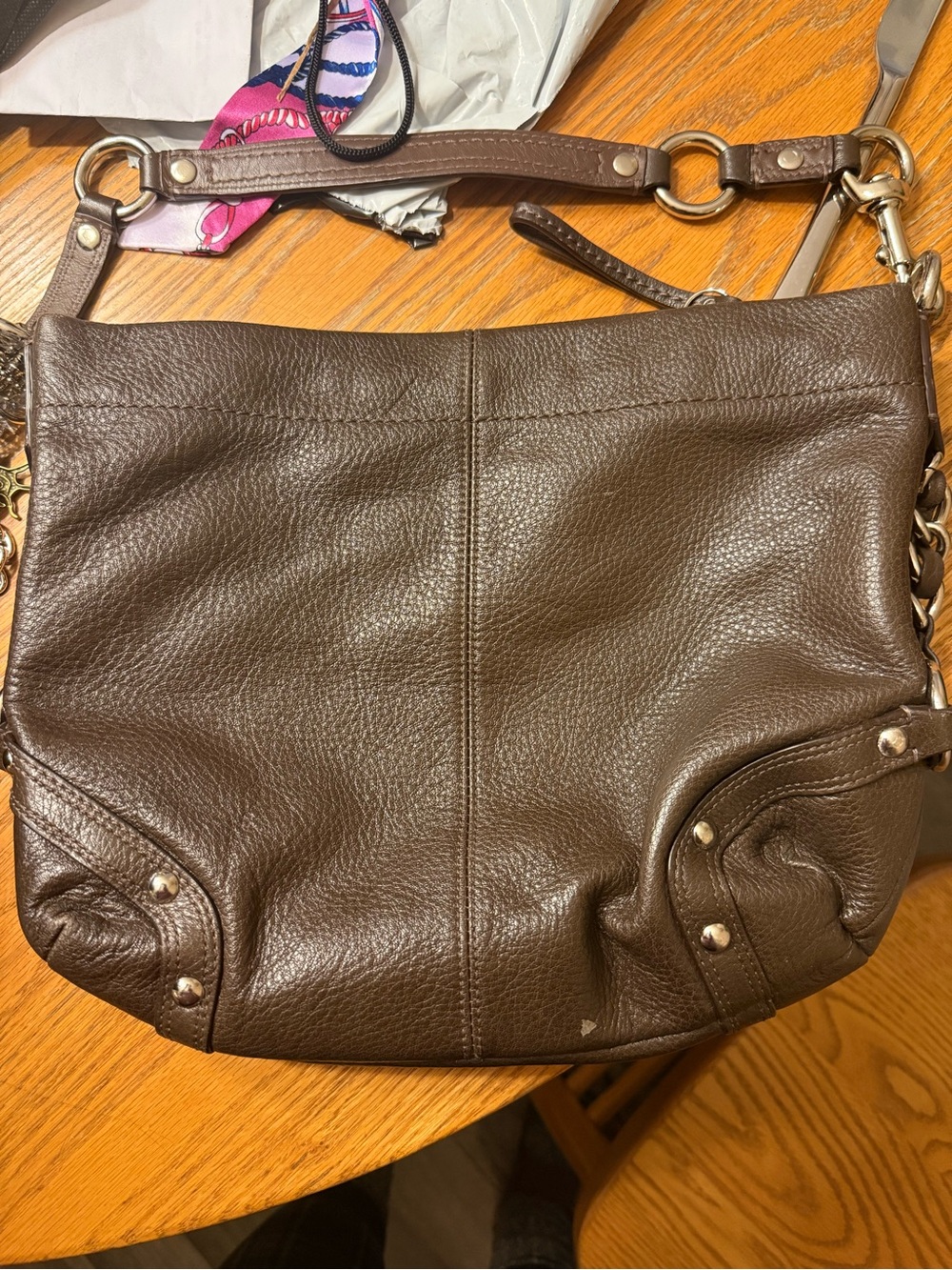 SMALL. COACH CARLY SHOULDER BAG in chocolate pebbled leather.